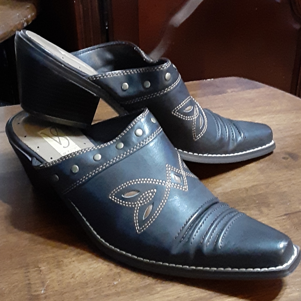 Victoria Spencer Ranger dark brown Western mule stitching & studs 7.5 M EUC…